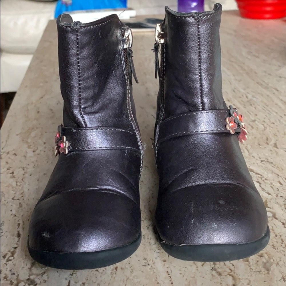 Naturino toddler size 8 boots
